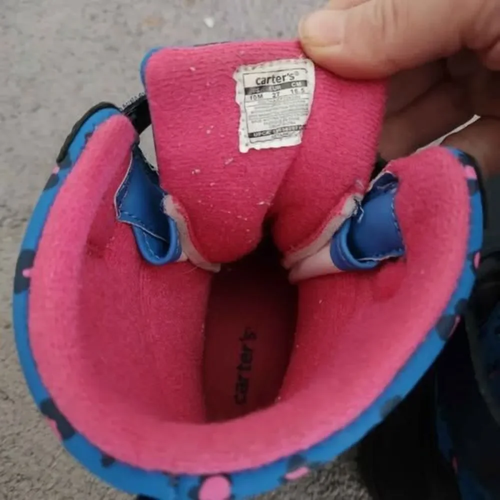 Carter's size 10 snowboots